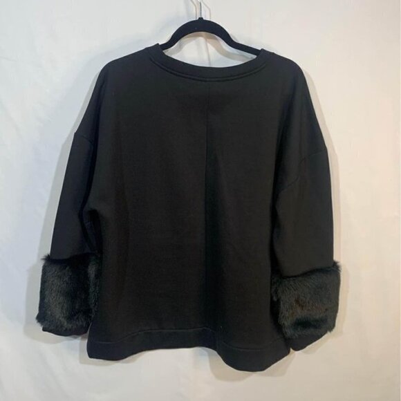 VERA WANG woman’s sweatshirt with faux fur wrists. Gorgeous! Crew neck. XXL. Bla - Picture 8 of 10